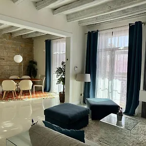  Apartment Colon Bcn 130 Mts 3 Port Vell Spain